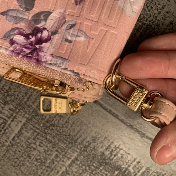 Steve Madden Dual Zipper Pink Floral Wristlet, NWOT, Blush Pink - Picture 5 of 6